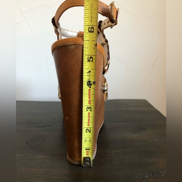 5 1/2” platform sandals size 9 - Picture 7 of 9